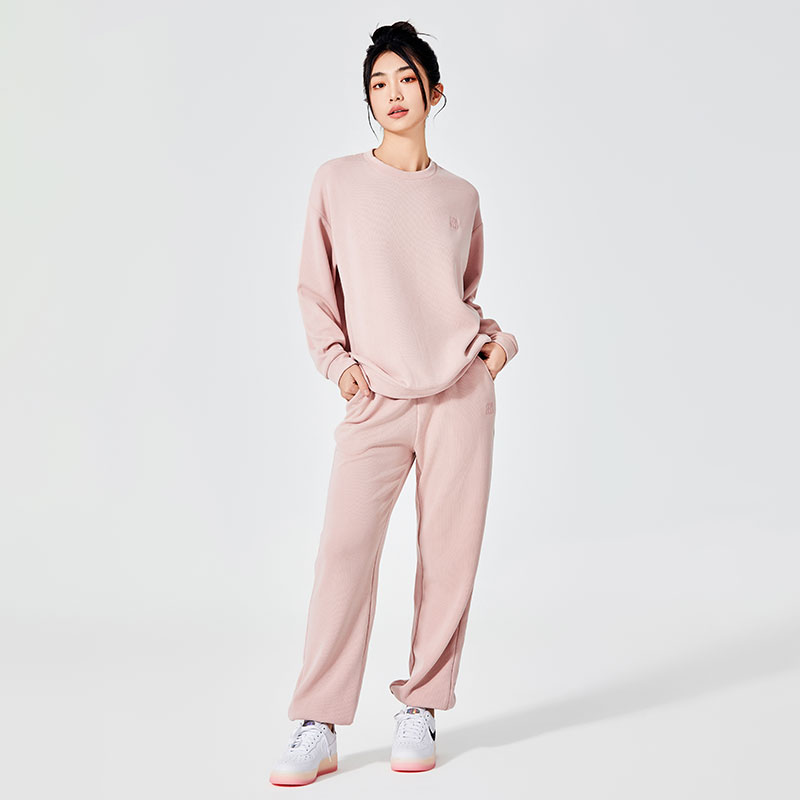 গোলাপী নৈমিত্তিক বৃত্তাকার ঘাড় মহিলাদের sweatshirts ঝড় দ্বারা ফ্যাশন শিল্প গ্রহণ?
